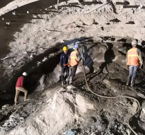 禅城拱顶带模注浆料的施工流程及注意事项